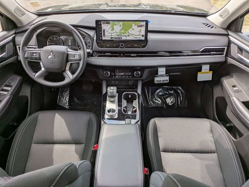 New 2026 Mitsubishi Outlander ES image 15