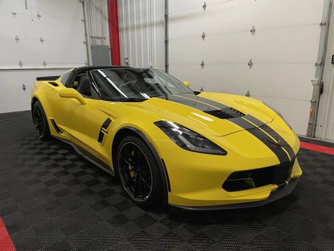 Used 2017 Chevrolet Corvette Grand Sport RWD image 4