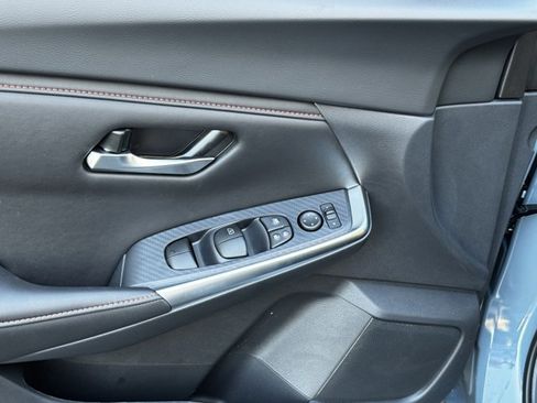 New 2025 Nissan Sentra SR image 18