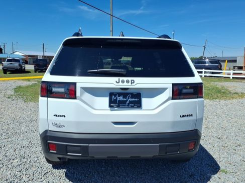 New 2026 Jeep Cherokee Laredo AWD/4WD image 2