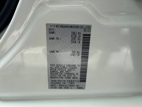 Used 2025 Nissan Altima 2.5 SV FWD image 30