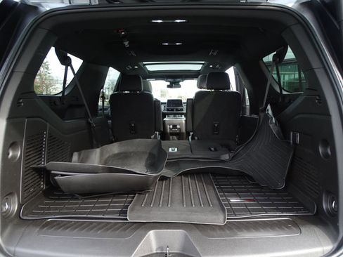 Used 2023 GMC Yukon XL SLT image 18