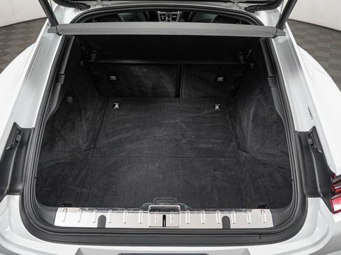 Certified 2018 Porsche Panamera RWD image 26