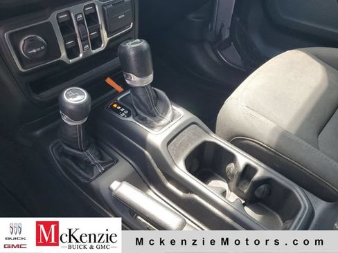 Used 2020 Jeep Wrangler Unlimited Sahara AWD/4WD image 21