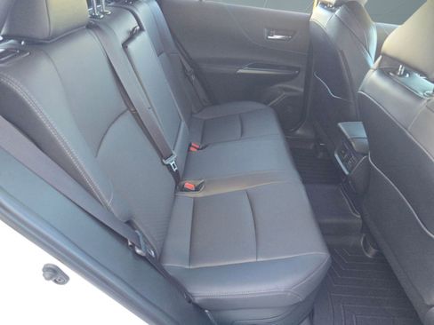 Used 2023 Toyota Venza Limited image 29