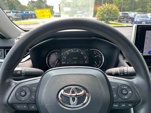 Used 2023 Toyota RAV4 XLE FWD image 13
