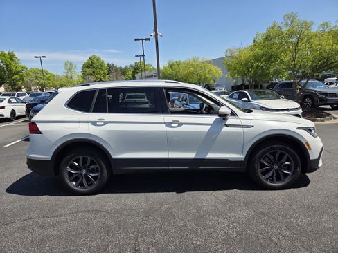 Used 2023 Volkswagen Tiguan SE image 4
