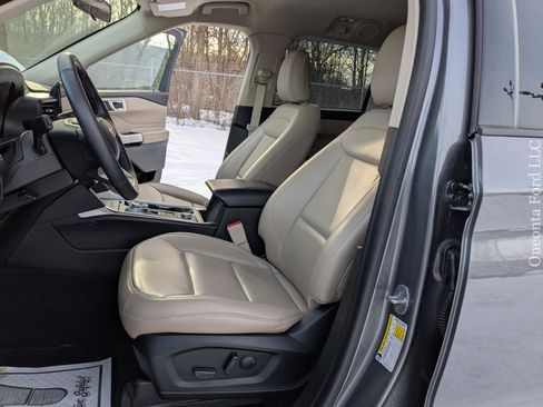 Used 2022 Ford Explorer XLT w/ Equipment Group 202A image 20