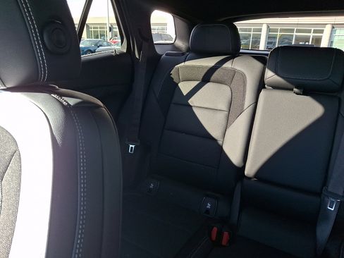 Used 2024 Chevrolet Blazer EV LT image 18