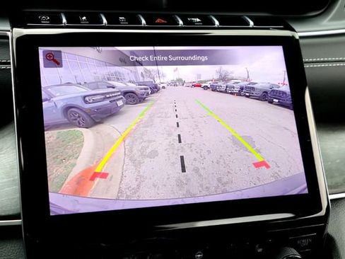 Used 2024 Jeep Grand Cherokee Limited w/ Black Appearance Package image 17