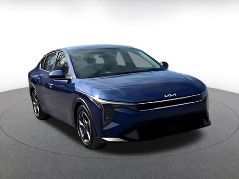 Used 2025 Kia K4 LXS image 16