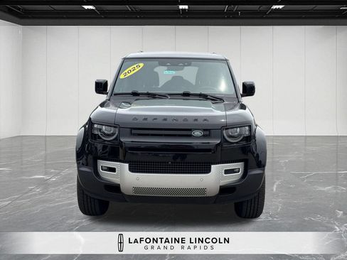 Used 2025 Land Rover Defender 110 S AWD/4WD image 8