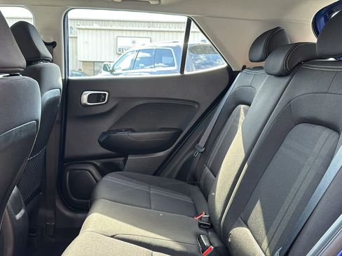 Used 2023 Hyundai Venue SEL image 22