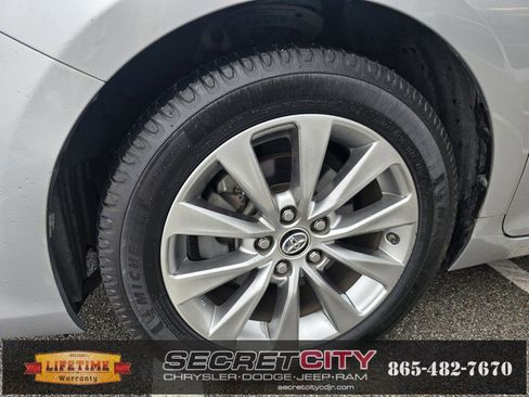 Used 2016 Toyota Camry XLE image 36