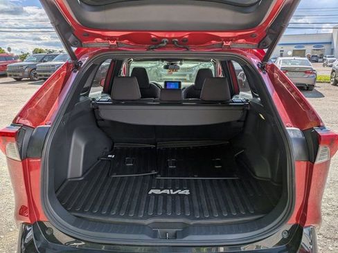 Used 2023 Toyota RAV4 SE w/ Weather & Moonroof Package AWD/4WD image 5