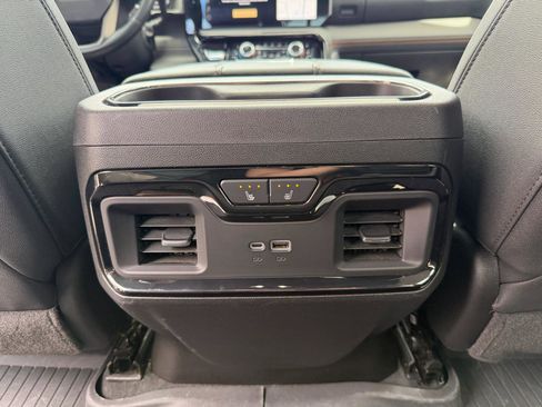 Used 2024 GMC Sierra 2500 AT4 w/ AT4 Premium Plus Package AWD/4WD image 18