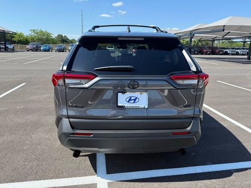Used 2025 Toyota RAV4 XLE Premium FWD image 6