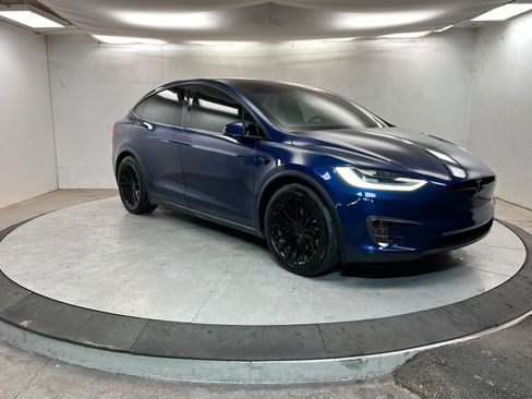 Used 2021 Tesla Model X Performance image 8