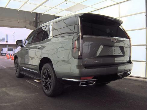 Used 2023 Cadillac Escalade Premium Luxury AWD/4WD image 8