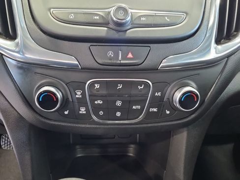 Used 2022 Chevrolet Equinox LT FWD image 25