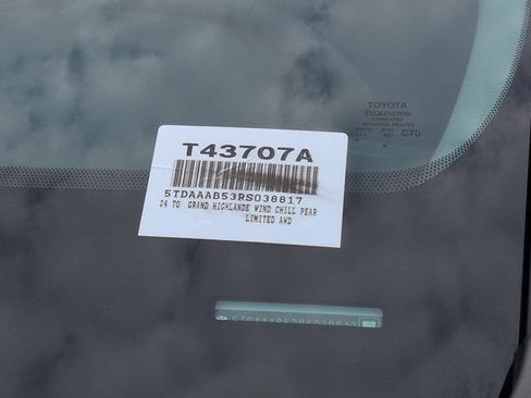 Certified 2024 Toyota Grand Highlander AWD image 19