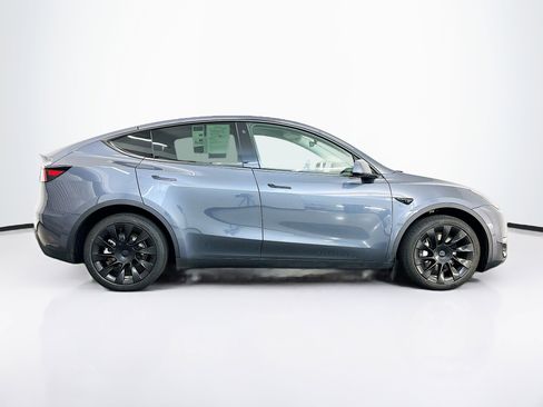 Used 2023 Tesla Model Y Long Range AWD/4WD image 10