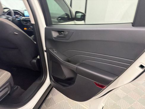 Used 2022 Ford Escape SE w/ Cold Weather Package AWD/4WD image 16