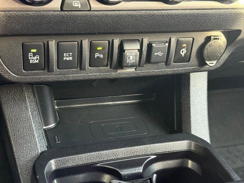 Used 2022 Toyota Tacoma TRD Sport w/ TRD Premium Sport Package image 22