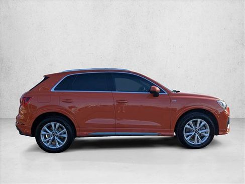 Used 2022 Audi Q3 2.0T Premium w/ Convenience Package image 3