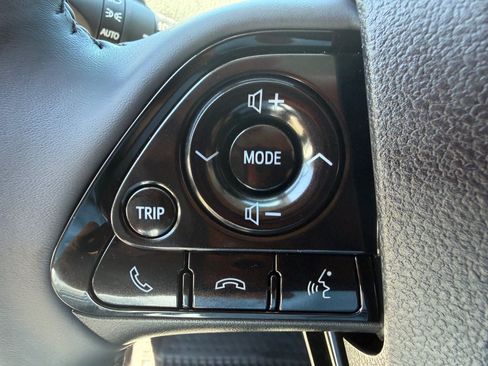 Used 2022 Toyota Prius Prime Limited FWD image 15