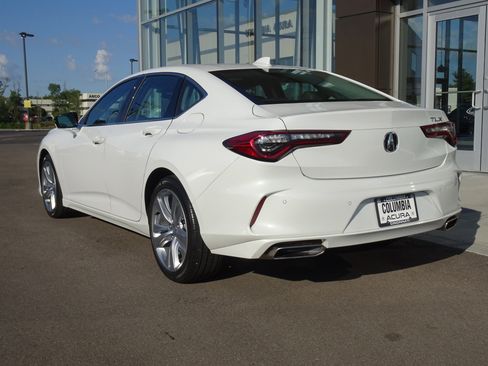 Used 2022 Acura TLX w/ Technology Package image 3