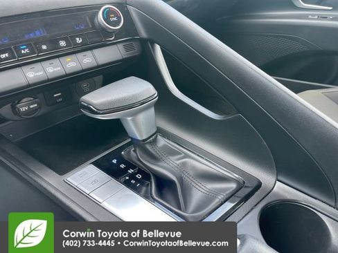 Used 2024 Hyundai Elantra SEL FWD image 14