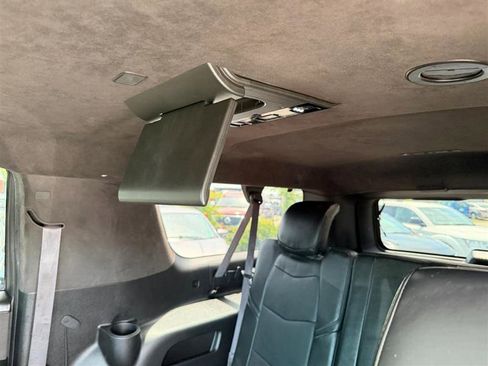 Used 2015 Cadillac Escalade ESV Platinum AWD/4WD image 29
