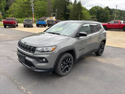Certified 2024 Jeep Compass Latitude w/ Convenience Group AWD/4WD image 1