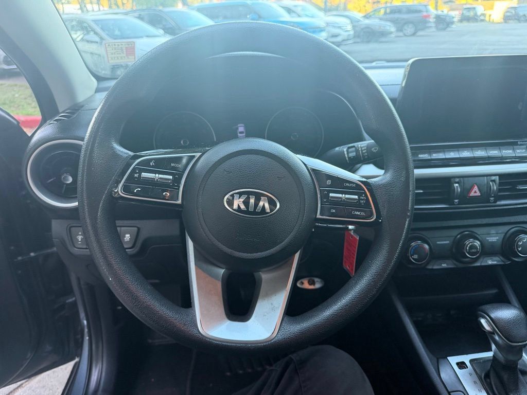 Used 2021 Kia Forte LXS FWD image 16