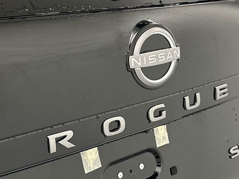 Used 2024 Nissan Rogue SV image 18