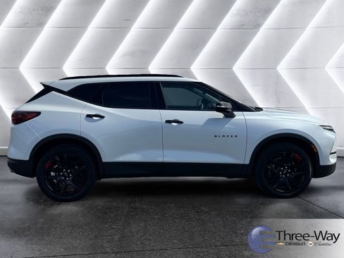 Certified 2024 Chevrolet Blazer LT w/ Sound & Technology Package FWD image 6