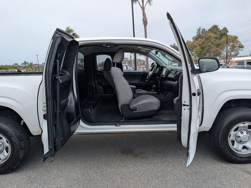 Used 2022 Toyota Tacoma SR RWD image 13