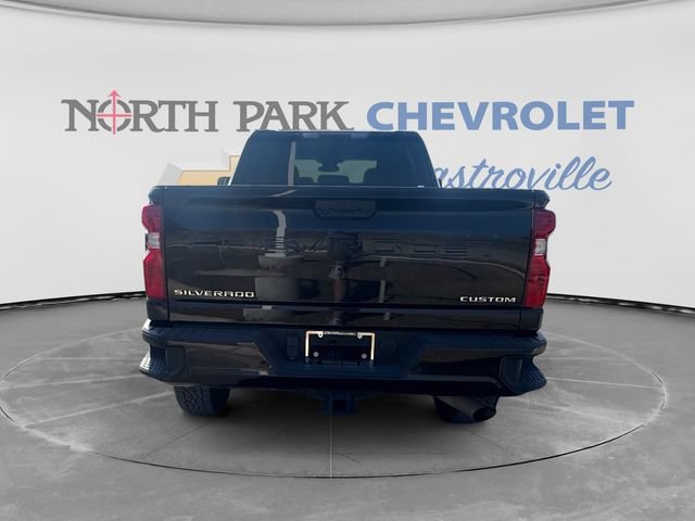 Used 2025 Chevrolet Silverado 2500 Custom w/ Custom Value Package AWD/4WD image 4