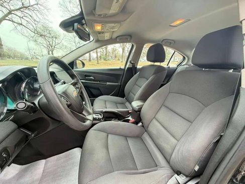 Used 2016 Chevrolet Cruze LT FWD image 10