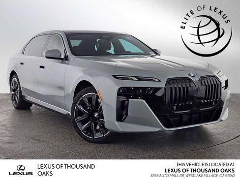 Used 2023 BMW 740i w/ Parking Assistance Package RWD image 1