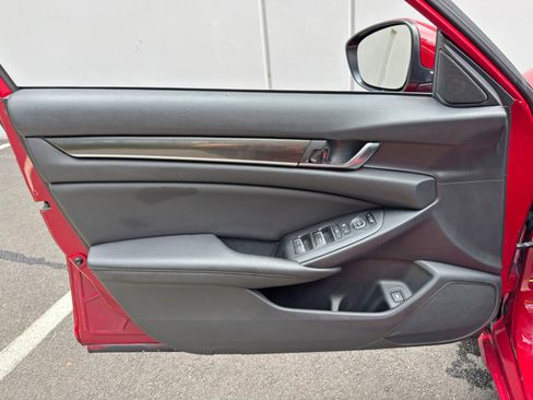 Used 2019 Honda Accord Sport image 36