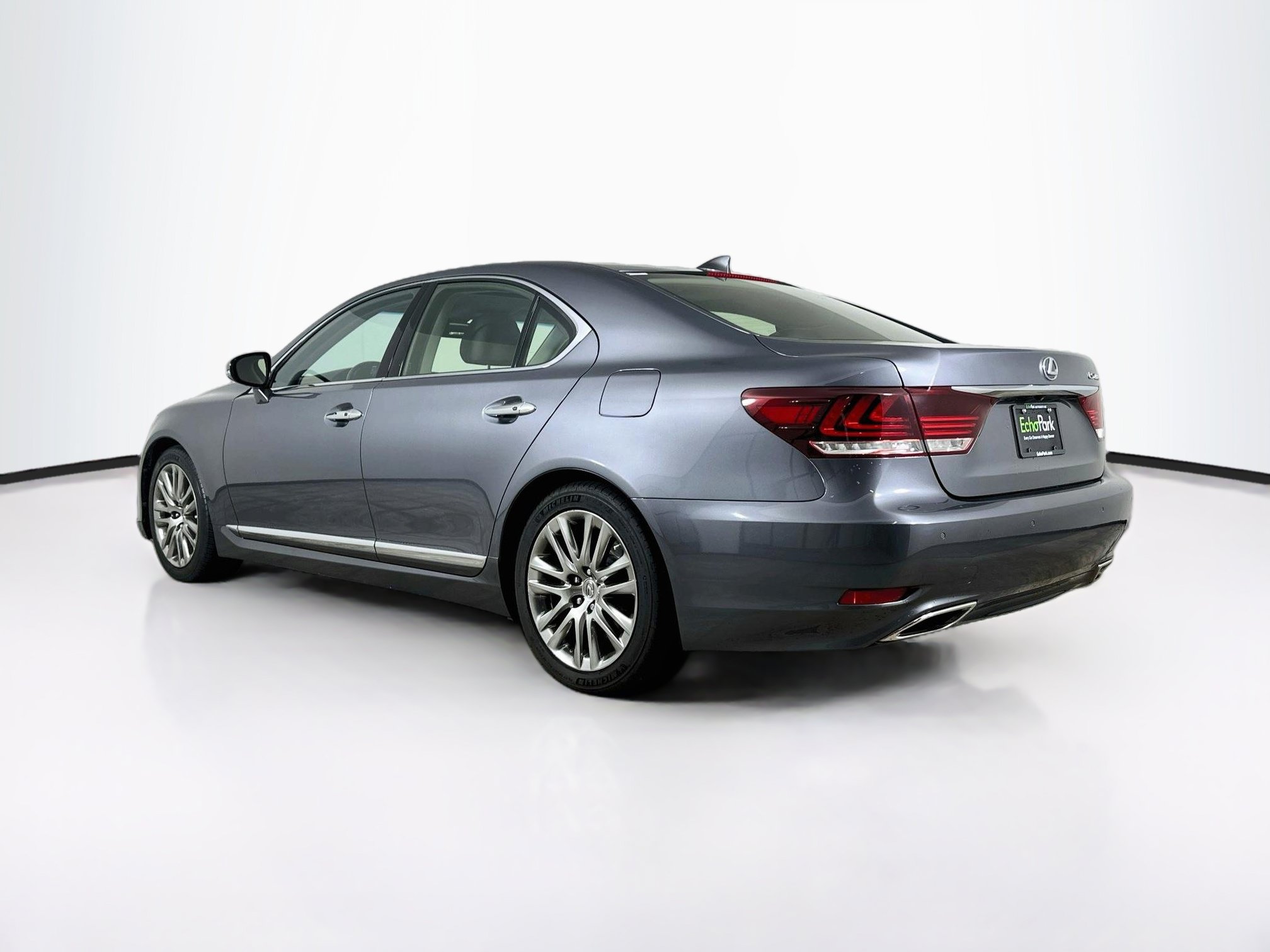 Used 2016 Lexus LS 460 w/ Comfort Package RWD image 5