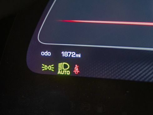 Used 2025 Ferrari Purosangue AWD/4WD image 23