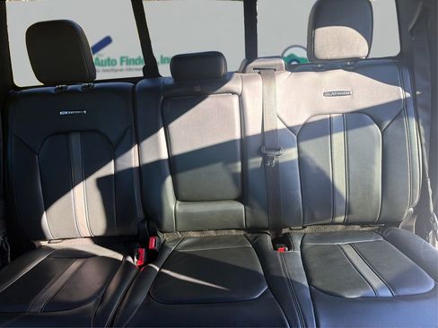 Used 2019 Ford F150 Platinum w/ Equipment Group 701A Luxury image 15