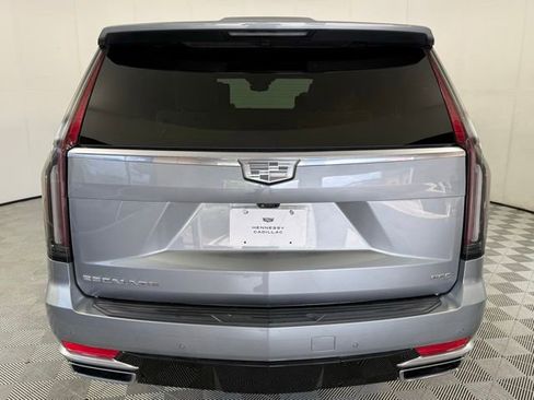 Used 2023 Cadillac Escalade ESV Premium Luxury w/ Performance Package AWD/4WD image 7