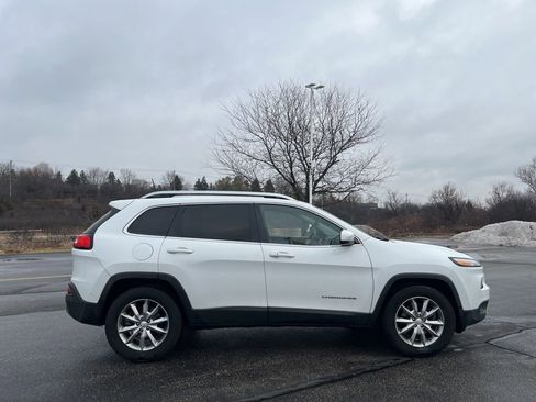 Used 2018 Jeep Cherokee Limited image 3