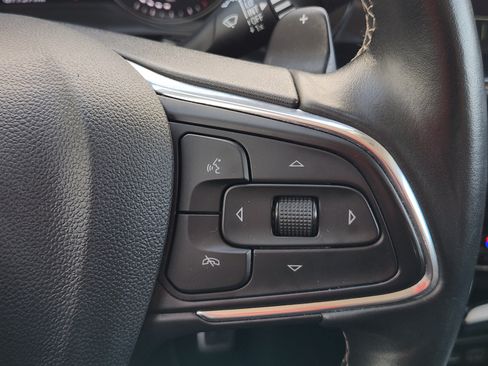 Used 2023 Buick Envision Essence w/ Sport Touring Package FWD image 32