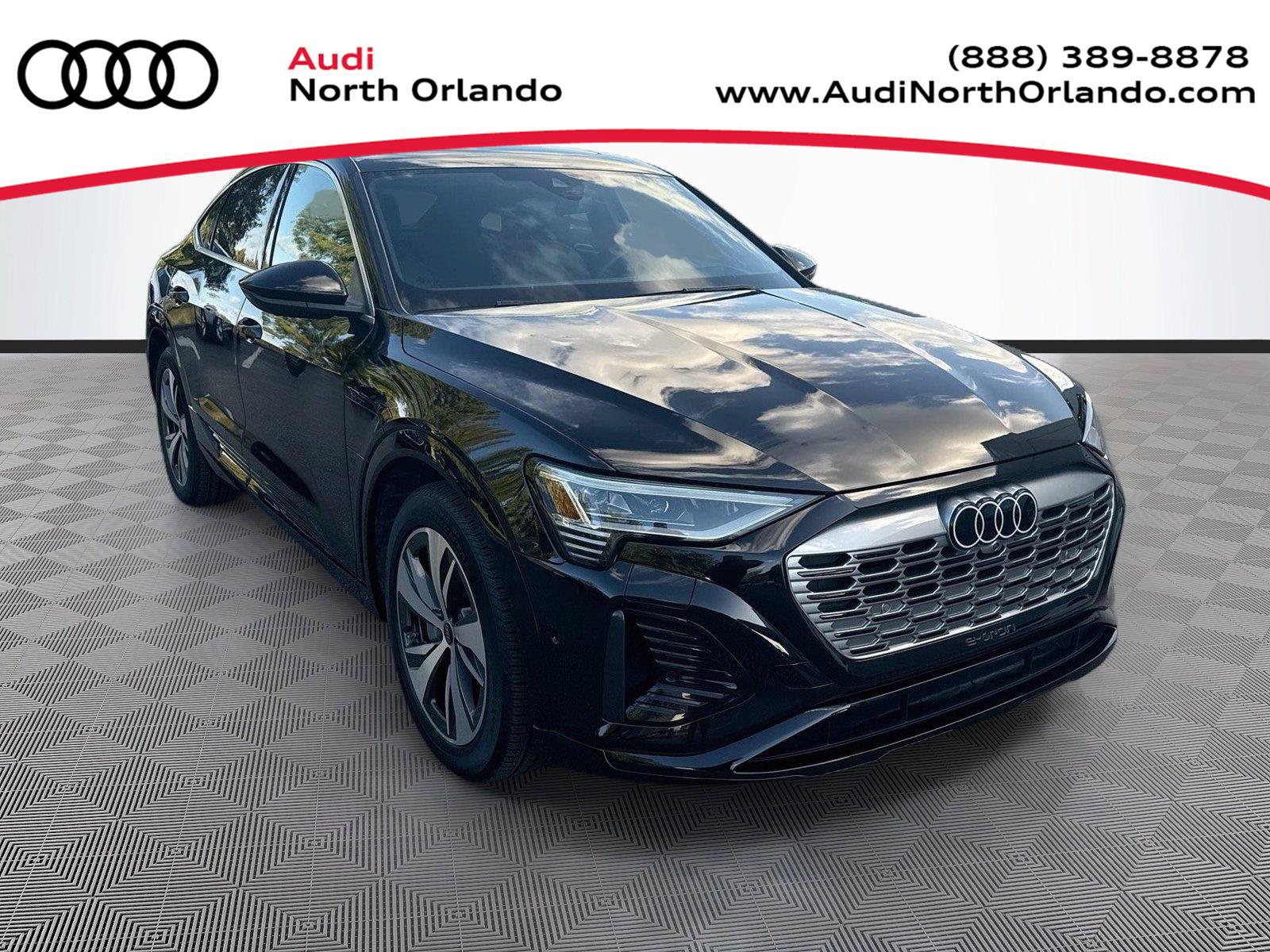 Used 2024 Audi Q8 e-tron Prestige AWD/4WD image 1