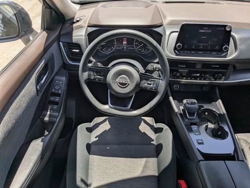 Used 2023 Nissan Rogue SV FWD image 16